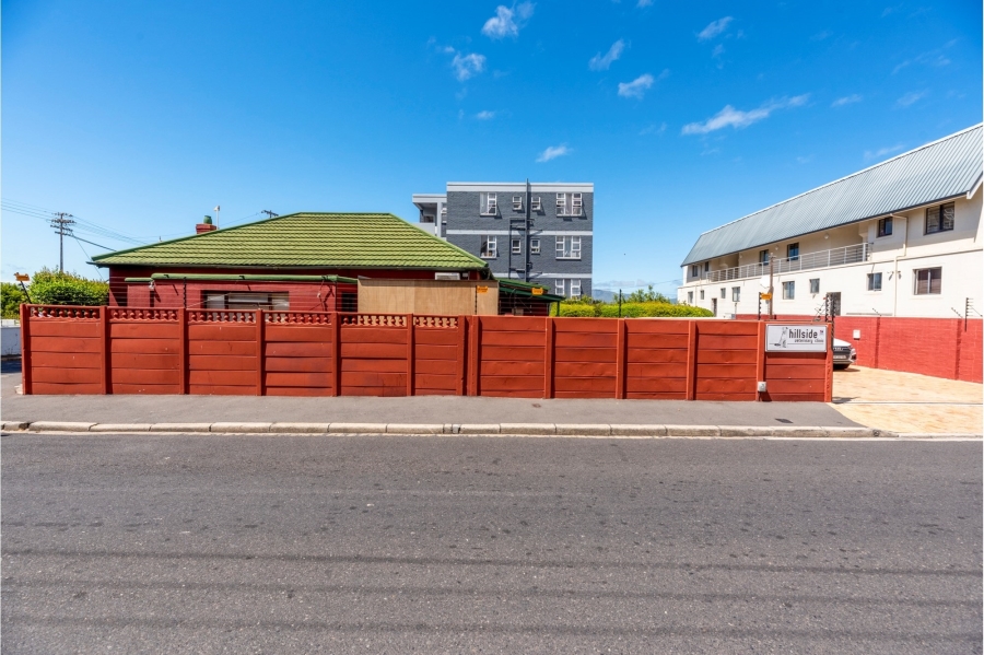 3 Bedroom Property for Sale in Wynberg Upper Western Cape